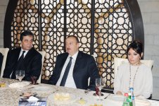 Президент Ильхам Алиев: Азербайджанское государство уделяет особое внимание развитию национальной музыки (версия 2) (ФОТО)