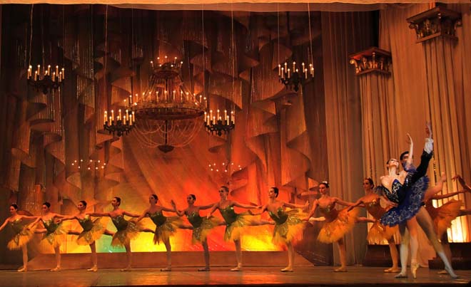 В Баку показали балет "Пахита": праздник для ценителей высокого искусства (ФОТО)