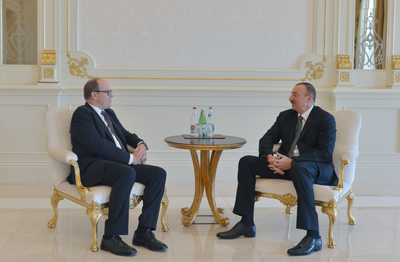 Президент Азербайджана принял князя Монако