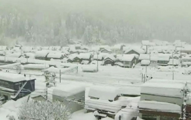 В Японии из-за снегопадов погибли восемь человек