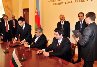 Azerbaijan, Bulgaria sign education, finance and ecology documents (PHOTO)