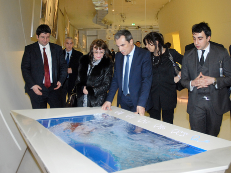 Bulgarian PM visits Heydar Aliyev Center in Baku (PHOTO)