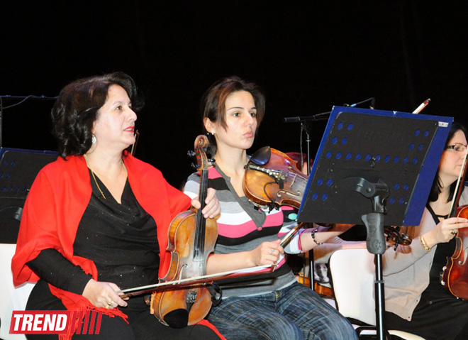 Belarus Prezident Orkestrinin baş dirijoru Viktor Babarıkin: Bakı bir musiqiçi kimi məni ruhlandırır (MÜSAHİBƏ) (FOTO)