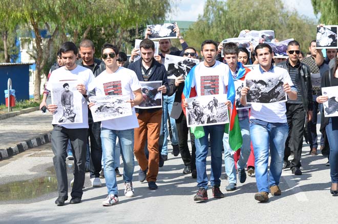 Şimali Kiprdə Xocalı soyqırımının 22-ci ildönümünə həsr olunmuş anım yürüş-mitinqi keçirilib (FOTO)