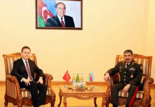 Азербайджан и Турция обсудили перспективы сотрудничества в оборонной сфере