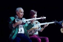 Мировые хиты на азербайджанских народных инструментах - "Bizimkilər 3" (ФОТО)
