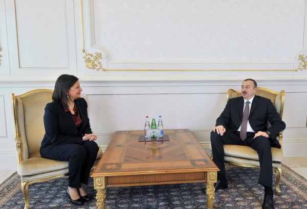 Azerbaijani president receives credentials of new Mexican ambassador