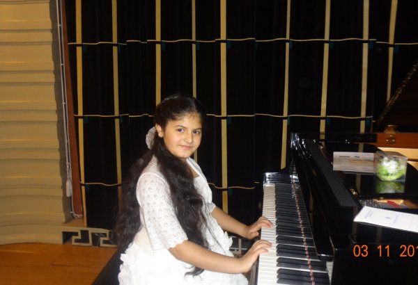 11-летняя Зулейха Абдуллаева стала лауреатом конкурса “American Protege” в Нью-Йорке (фото)