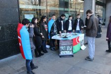 Azerbaijani students protest over Khojaly genocide in Edinburgh (PHOTO)