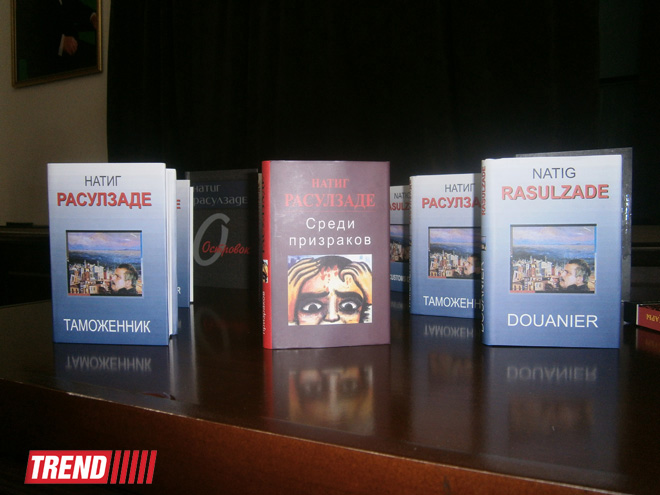 В Баку состоялась встреча с писателем Натигом Расулзаде - живой диалог со студентами (ФОТО)