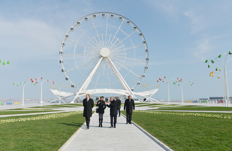 Президент Азербайджана и его супруга приняли участие в открытии в Баку современного аттракциона-панорамы (ФОТО)