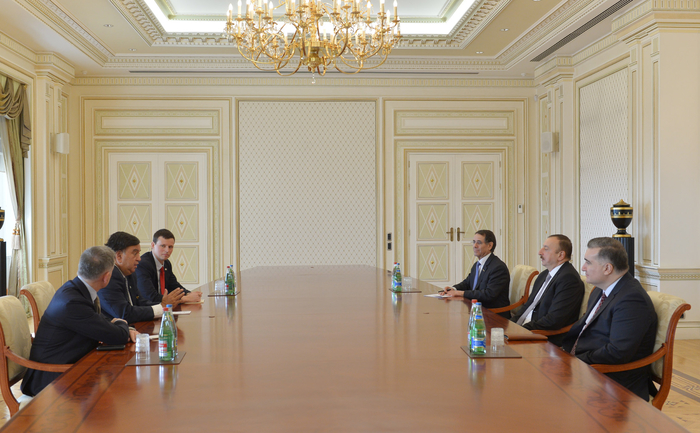 Президент Азербайджана принял делегацию во главе с председателем компании Global Political Strategies APCO