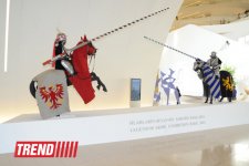 Лейла Алиева и Арзу Алиева приняли участие в открытии выставки "Легендарное оружие" в Центре Гейдара Алиева (ФОТО)