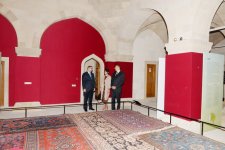 Президент Ильхам Алиев и его супруга ознакомились с новой музейной экспозицией в Комплексе Дворца Ширваншахов (ФОТО)