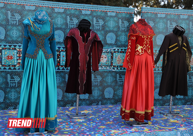 Азербайджанский женский национальный костюм будет представлен на конкурсе в Мордовии