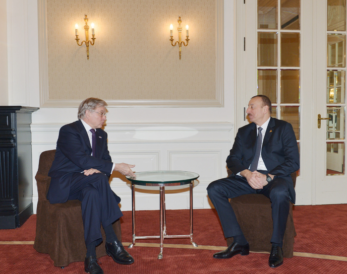 Prezident İlham Əliyev Niderland Krallığı Senatının üzvü ilə görüşüb