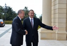 Baku hosts one-on-one meeting of Azerbaijani president and Turkish PM (PHOTO)