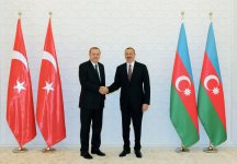 Baku hosts one-on-one meeting of Azerbaijani president and Turkish PM (PHOTO)