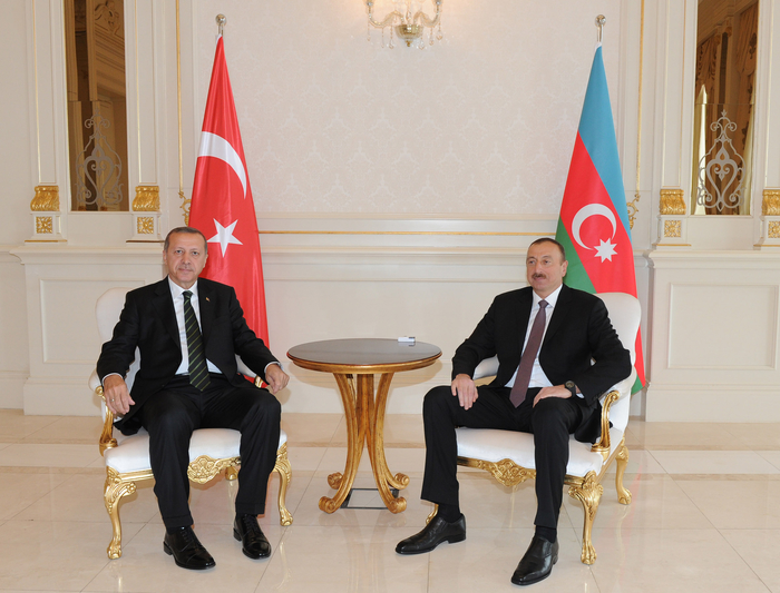 Baku hosts one-on-one meeting of Azerbaijani president and Turkish PM (PHOTO)