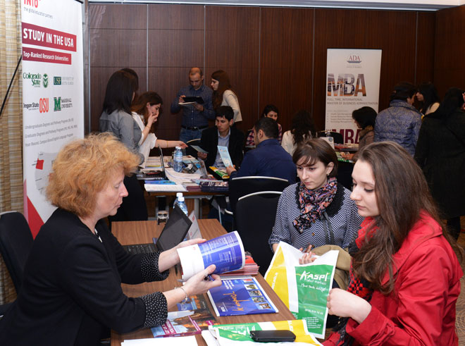 Центр образования «Каспий» провел VI Международную образовательную выставку (ФОТО)