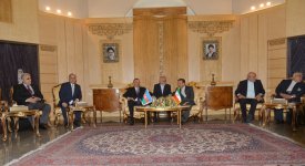 Azerbaijani president pays official visit to Iran