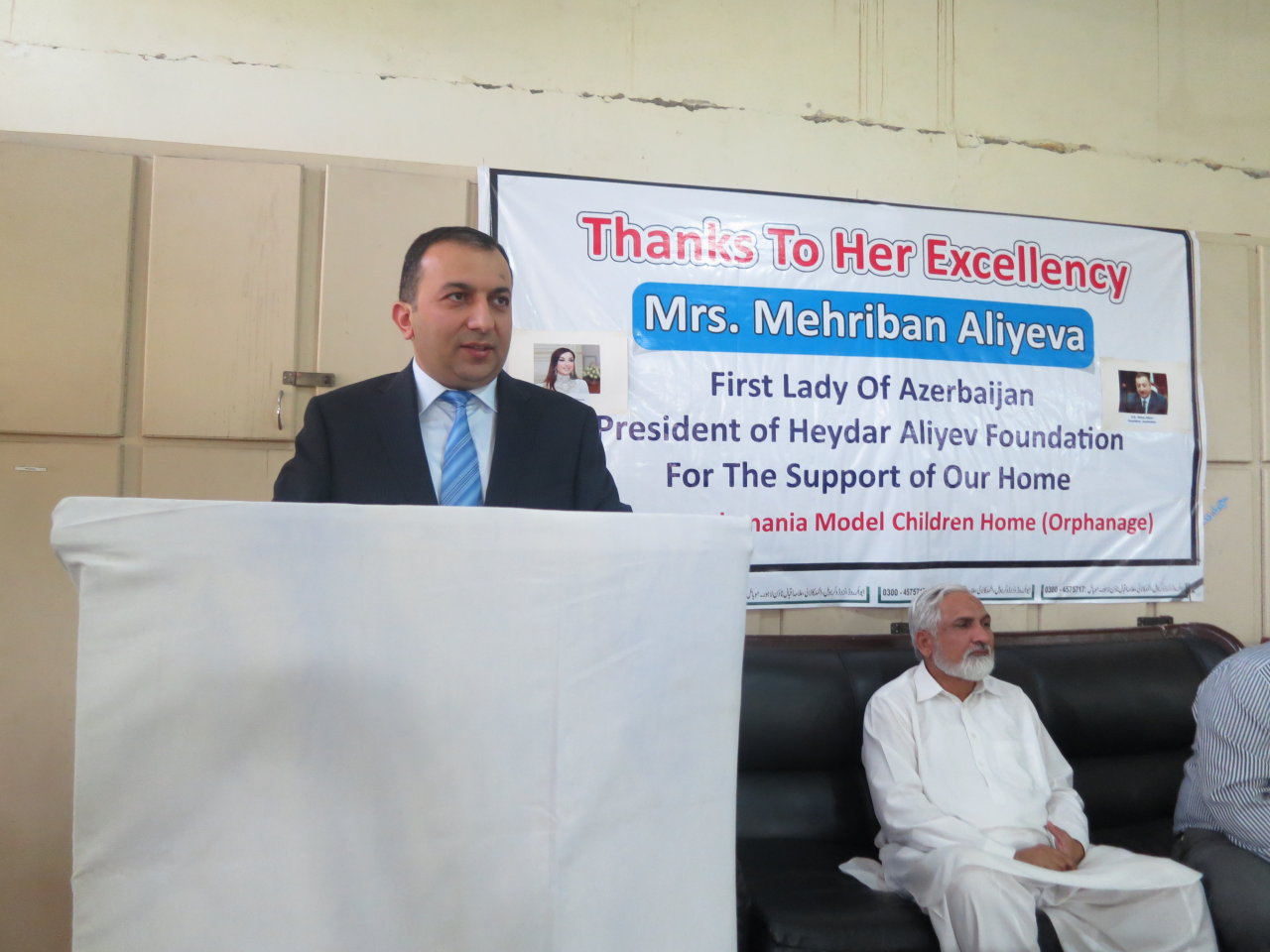 Heydər Əliyev Fondunun Prezidenti Mehriban Əliyevanın dəstəyi ilə Pakistanda humanitar aksiya keçirilib (FOTO)
