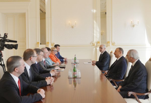 Azerbaijani president receives delegation led by governor of Ulyanovsk Region of Russia
