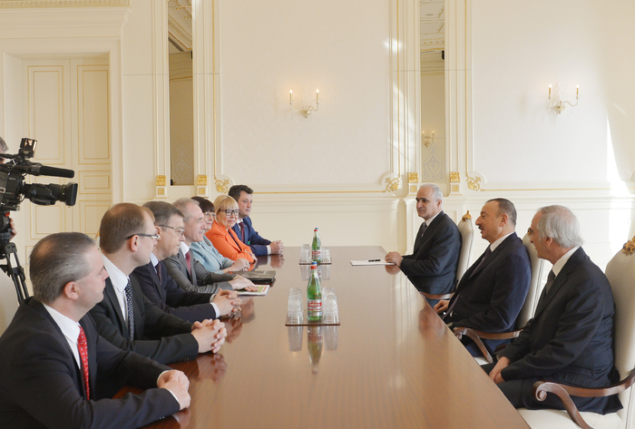 Azerbaijani president receives delegation led by governor of Ulyanovsk Region of Russia