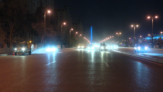Восстановлено движение транспорта на одном из крупных проспектов Баку (ФОТО)