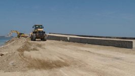 Продолжаются работы по строительству моста, который соединит остров Пираллахи с Баку (ФОТО)