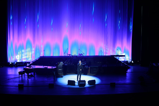 В Центре Гейдара Алиева в Баку прошел фантастический концерт всемирно известного исполнителя Майкла Болтона (ФОТО)