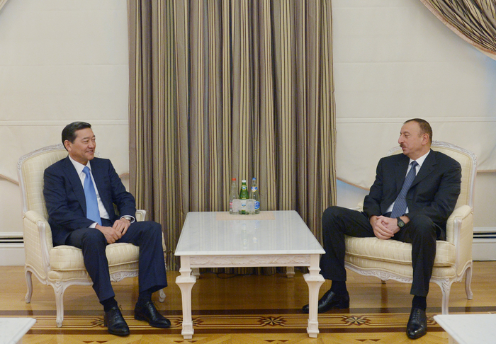 Azerbaijani president receives Kazakh defence minister