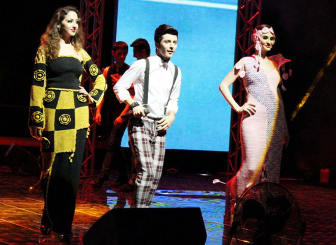 Коллекция вязанных платьев ручной работы Гюльнары Халиловой "Волшебные петли" на сцене "Univision" (ФОТО)
