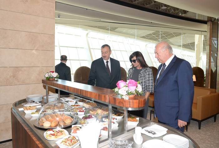 Президент Ильхам Алиев: Азербайджан и впредь будет играть роль транспортно-логистического центра в мировом масштабе (ФОТО)