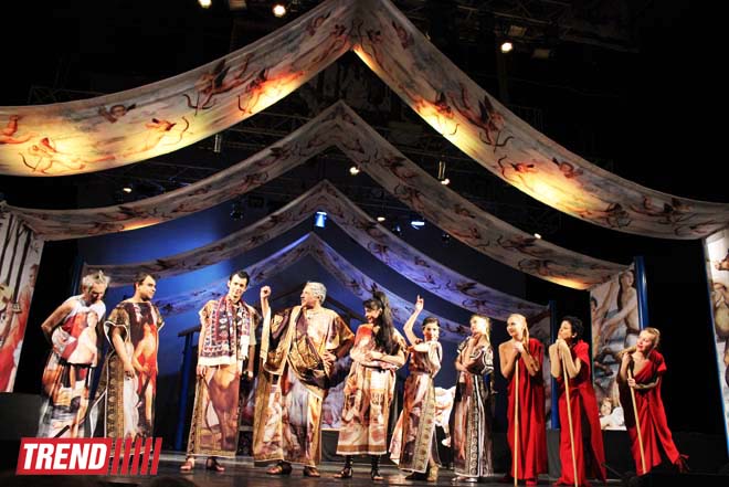"Сон в летнюю ночь" - красочное средневековое представление в Баку (ФОТО)