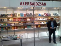 Стенд Азербайджана вызвал большой интерес у посетителей Международного книжного фестиваля в Будапеште (ФОТО)