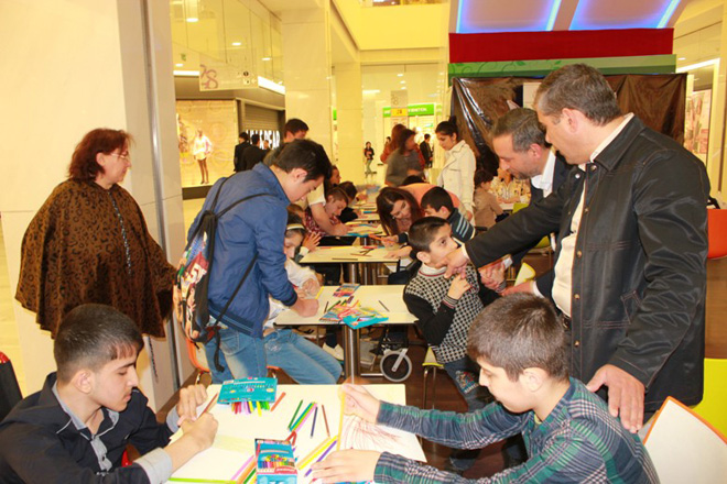 В Баку прошла выставка детей с физическими ограничениями  "Беспредельные мечты" (ФОТО)