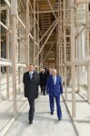 İlham Əliyev Bakıda tikilən yeni məscid kompleksində aparılan inşaat işlərinin gedişi ilə tanış olub (FOTO)