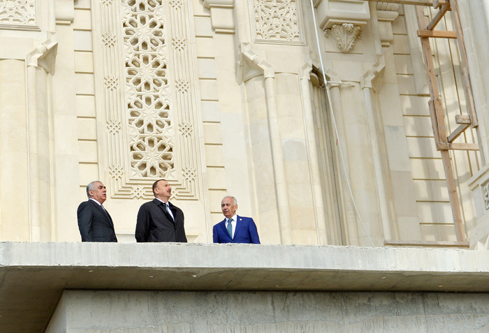 Azerbaijani president examines construction of new mosque complex in Baku (PHOTO)