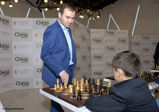 Участники "Shamkir Chess 2014" провели сеанс одновременной игры с детьми (ФОТО)