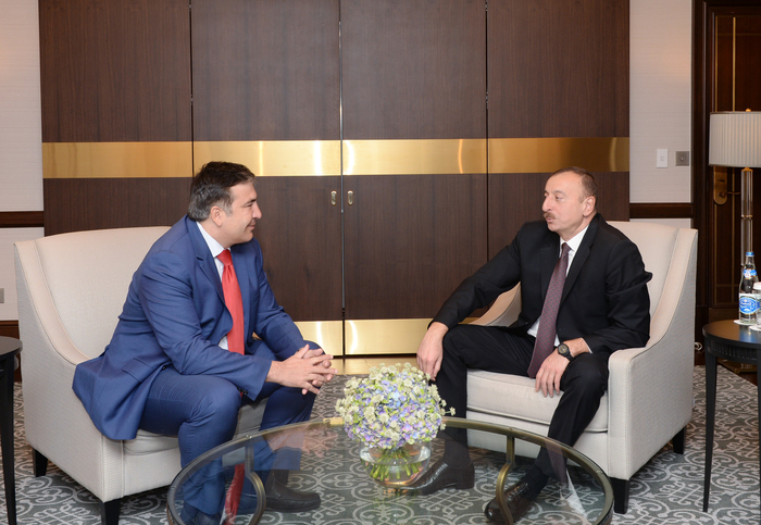 Azerbaijani president receives former presidents of Ukraine and Georgia