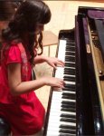 Юная пианистка Ройа Гусейнова удостоена международного диплома "İnternet Music Competition 2014" (ФОТО)