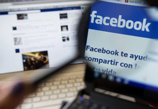 Facebook лидирует среди соцсетей в Азербайджане