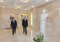 İlham Əliyev Ağdaş Rayon İcra Hakimiyyətinin yeni inzibati binasının açılışında iştirak edib (FOTO)