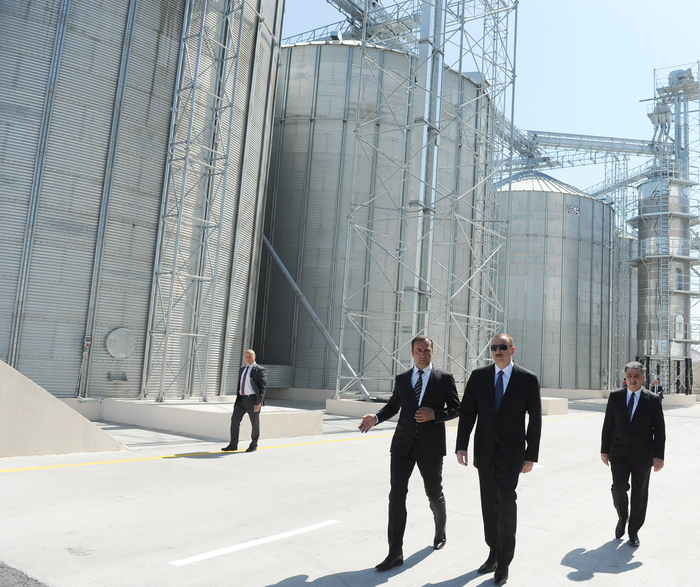 Президент Азербайджана принял участие в открытии Гиланского кормоперерабатывающего завода (ФОТО)