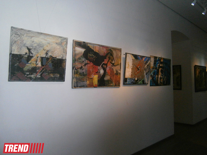 В Баку открылась выставка Анатолия Бузаева "Конфликт/Перестройка" (ФОТО)
