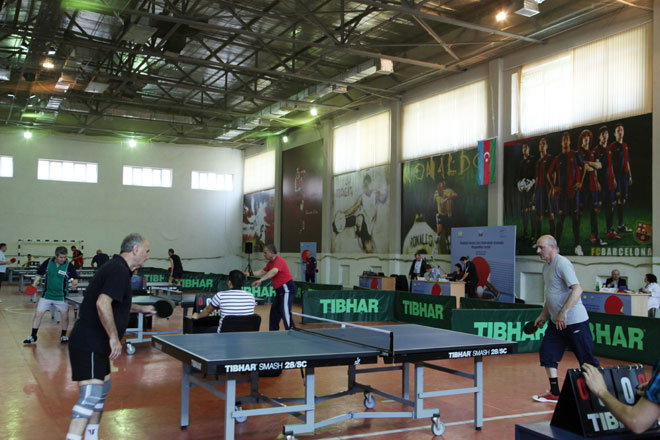 Veteranlar arasında stolüstü tennis üzrə respublika turniri keçirilir (FOTO)