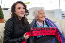 Диляра Кязимова встретилась с самой пожилой поклонницей "Евровидения" (ФОТО)