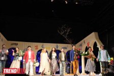 В Баку состоялась премьера спектакля XVII века в оригинальной постановке Анны Потаповой из Москвы (ФОТО)