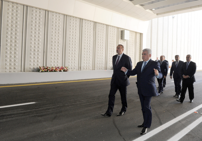 Президент Ильхам Алиев принял участие в открытии нового автотоннеля и подземного пешеходного перехода в Баку (ФОТО)